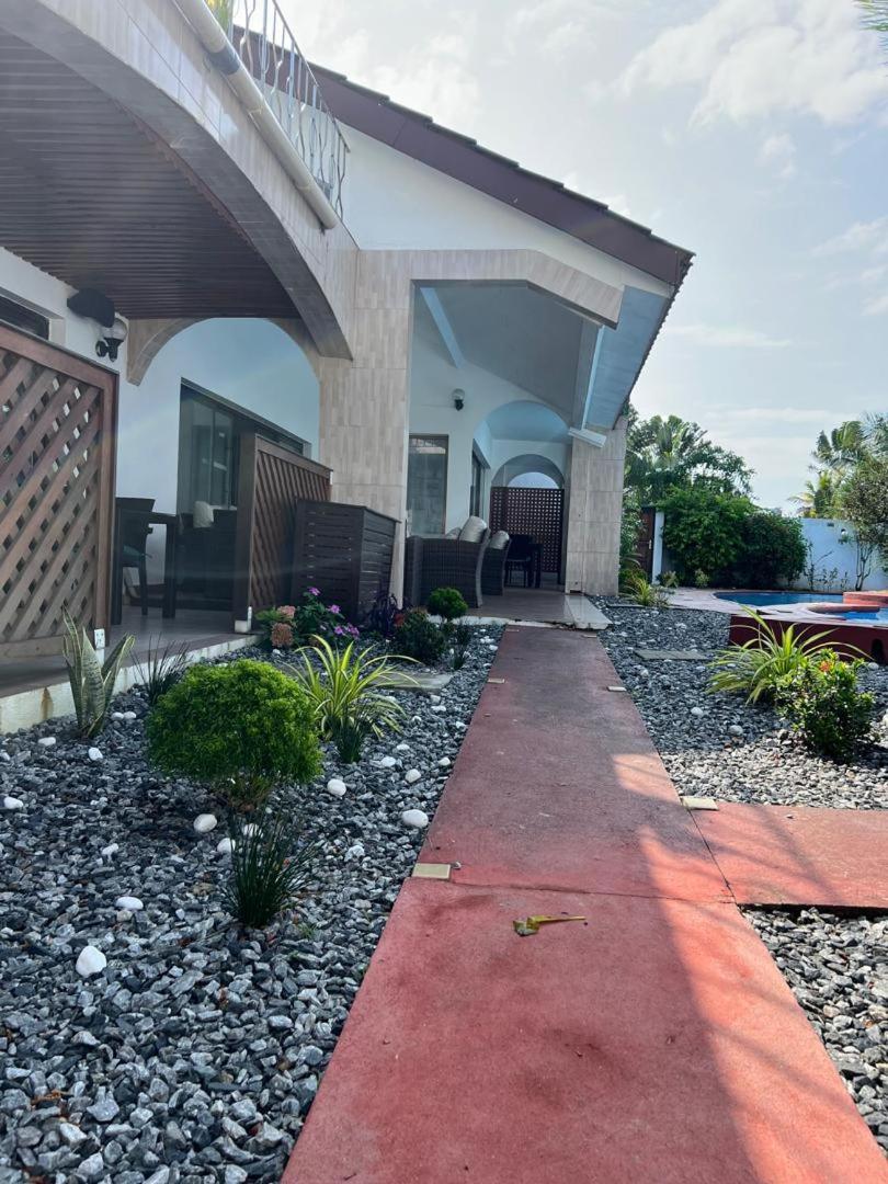 Residence Hoteliere Oceane Libreville Eksteriør bilde