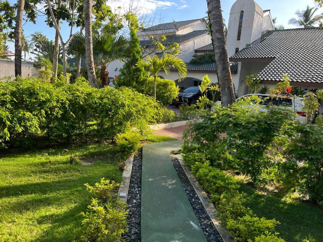 Residence Hoteliere Oceane Libreville Eksteriør bilde