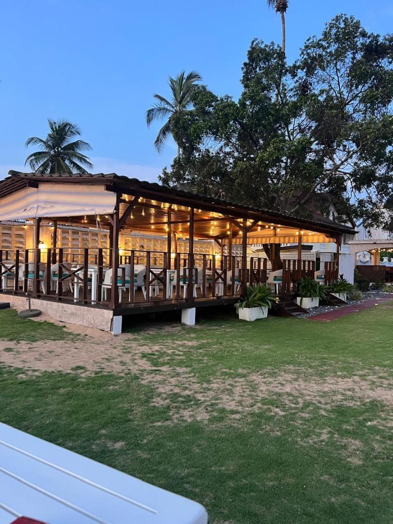 Residence Hoteliere Oceane Libreville Eksteriør bilde